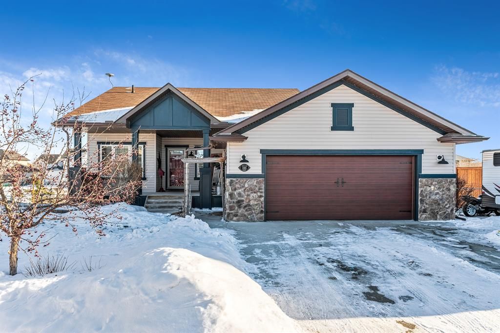Main Photo: 111 Copeland Close NW: Langdon Detached for sale : MLS®# A2018386