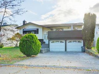 Photo 1: 4351 Columbia Dr in VICTORIA: SE Gordon Head House for sale (Saanich East)  : MLS®# 743380