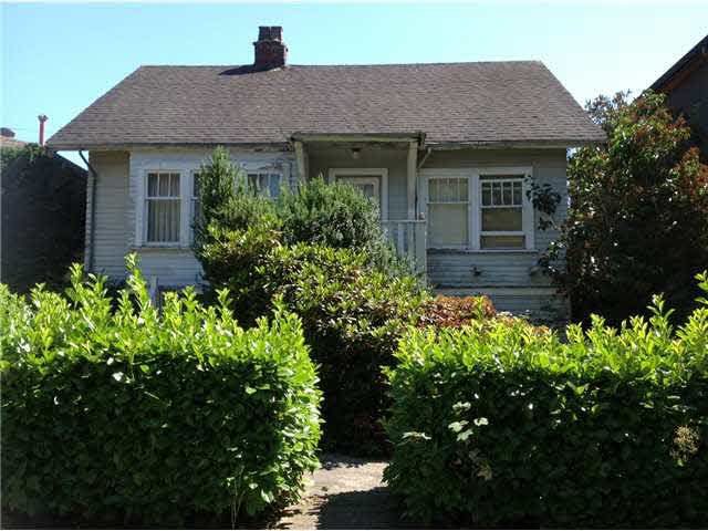 Main Photo: 560 E 30th Av in Vancouver: Fraser VE House for sale (Vancouver East)  : MLS®# V1135544