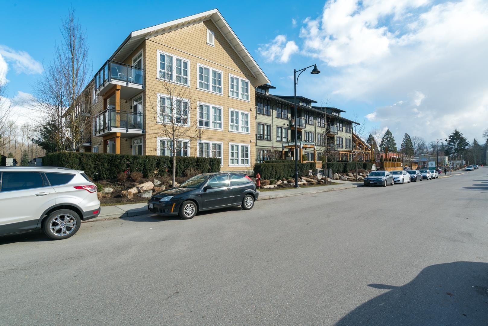 Main Photo: 108 23285 BILLY BROWN Road in Langley: Fort Langley Condo for sale in "Village At Bedford Landing" : MLS®# R2636908