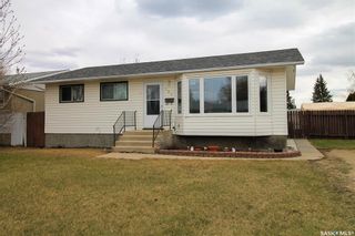Photo 1: 295 20TH Street in Battleford: Residential for sale : MLS®# SK908844