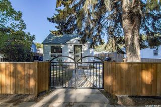 Photo 1: 1429 G Avenue North in Saskatoon: Mayfair Residential for sale : MLS®# SK963097