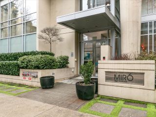 Photo 2: 308 1001 RICHARDS Street in Vancouver: Downtown VW Condo for sale in "Miro" (Vancouver West)  : MLS®# R2649704