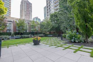 Photo 12: 701 928 HOMER Street in Vancouver: Yaletown Condo for sale in "YALETOWN PARK 1" (Vancouver West)  : MLS®# R2395020