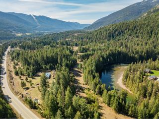 Photo 18: 2621 HIGHWAY 3A in Castlegar: House for sale : MLS®# 2475835