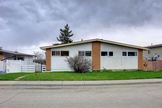 Photo 3: 716 Tavender Road NW in Calgary: Thorncliffe Semi Detached for sale : MLS®# A1213857