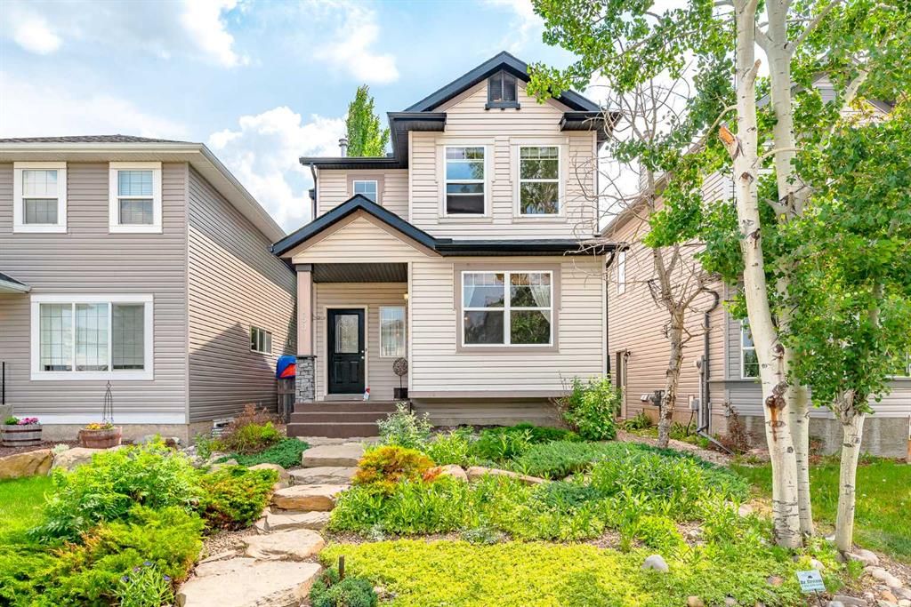 Main Photo: 160 Everridge Way SW in Calgary: Evergreen Detached for sale : MLS®# A2056296