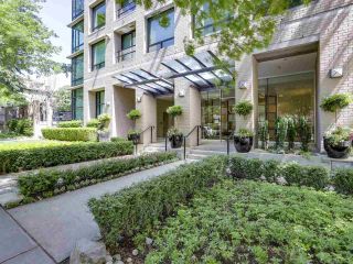 Photo 2: 505 1003 BURNABY Street in Vancouver: West End VW Condo for sale in "The Milano" (Vancouver West)  : MLS®# R2276675