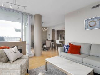 Photo 6: 1206 638 BEACH Crescent in Vancouver: Yaletown Condo for sale in "ICON I" (Vancouver West)  : MLS®# R2148228