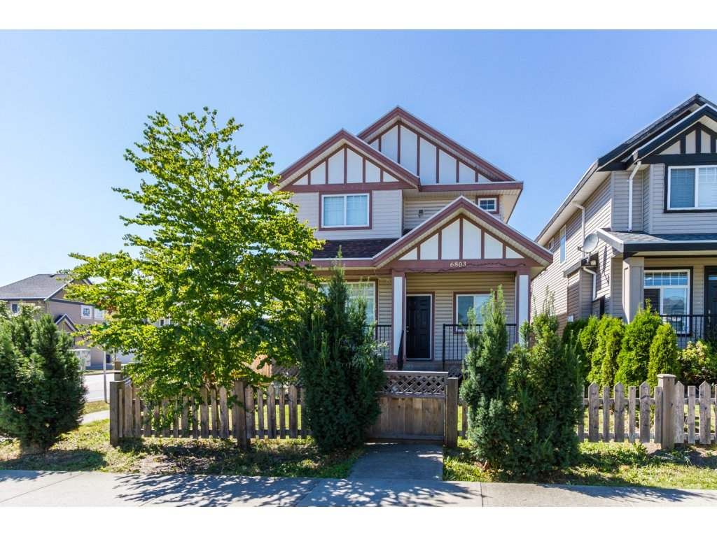 Main Photo: 6803 192ND Street in Surrey: Clayton House for sale (Cloverdale)  : MLS®# R2099785