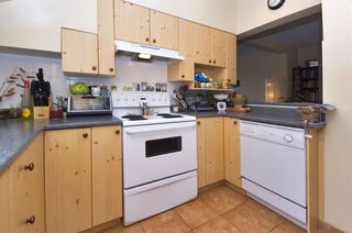 Photo 7: : Vancouver House for rent : MLS®# AR112A