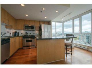 Photo 4: 1604 120 MILROSS Avenue in Vancouver: Mount Pleasant VE Condo for sale in "THE BRIGHTON" (Vancouver East)  : MLS®# V1062353