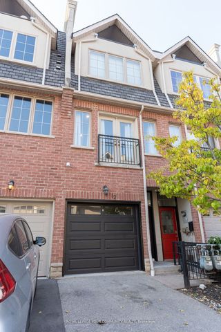 Main Photo: 12 96 Nelson Street in Oakville: Bronte West House (3-Storey) for sale : MLS®# W8019174