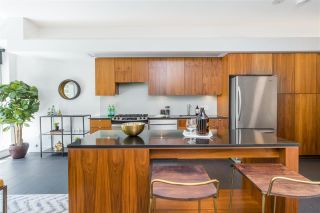 Photo 3: 207 33 W PENDER Street in Vancouver: Downtown VW Condo for sale in "33 Living" (Vancouver West)  : MLS®# R2495169