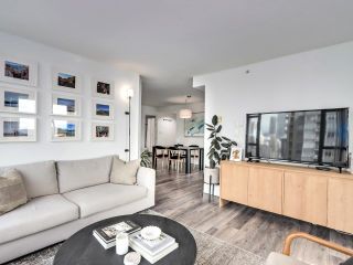 Photo 4: 1903 888 HAMILTON Street in Vancouver: Downtown VW Condo for sale in "Rosedale Garden" (Vancouver West)  : MLS®# R2859024