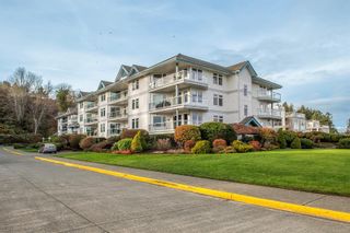 Photo 2: 102 390 S Island Hwy in Campbell River: CR Campbell River Central Condo for sale : MLS®# 948432