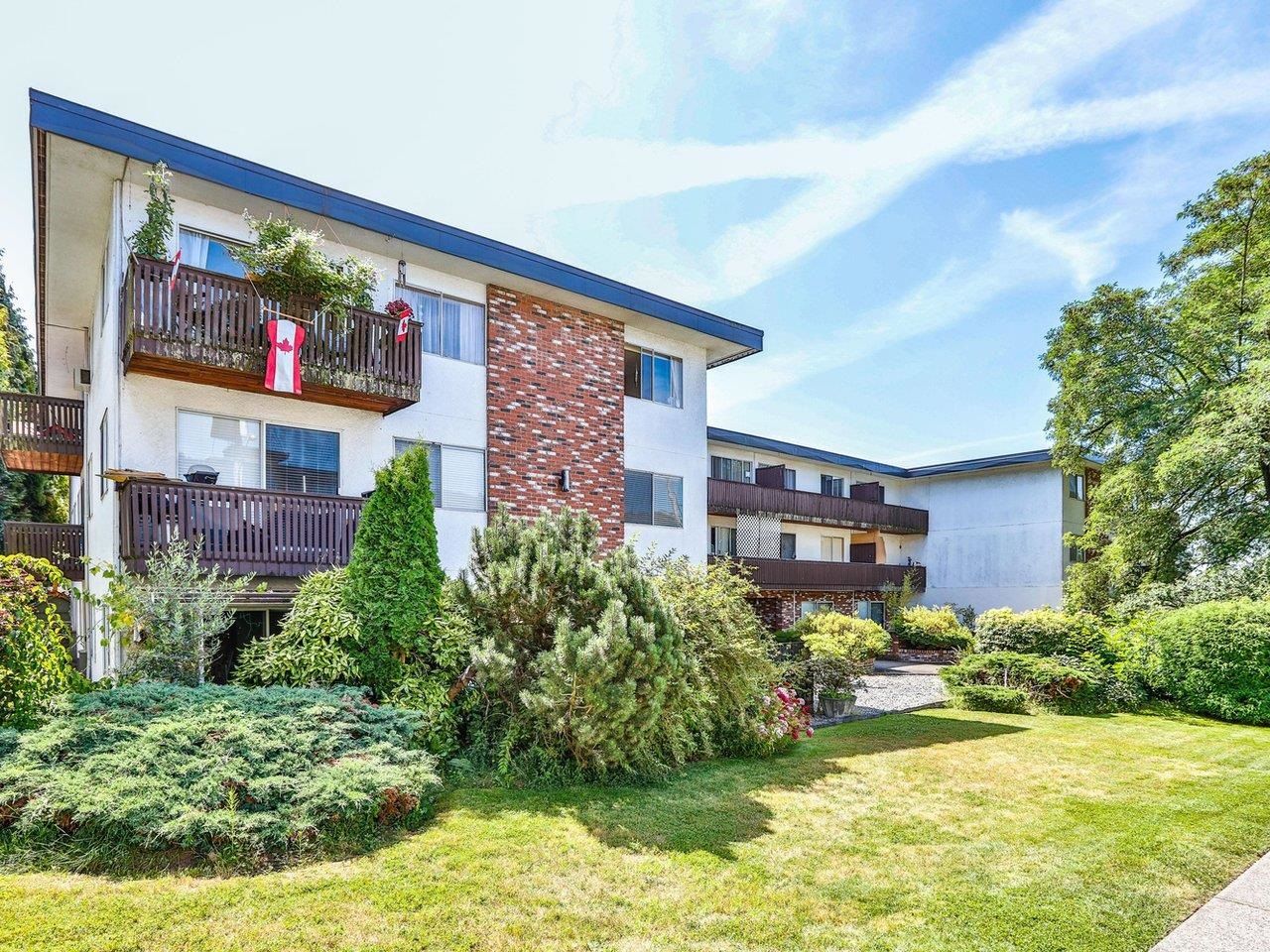 Main Photo: 214 910 FIFTH Avenue in New Westminster: Uptown NW Condo for sale in "Grosvenor Court" : MLS®# R2632860
