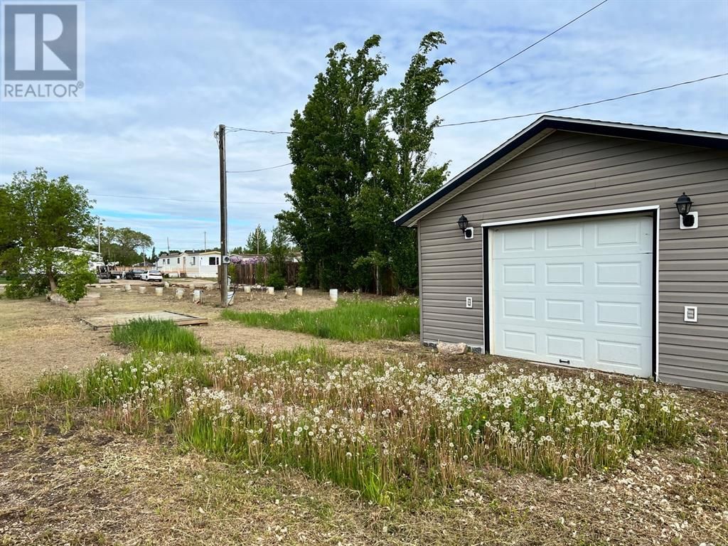Main Photo: 5605 51 Street in Edgerton: Vacant Land for sale : MLS®# A2044813
