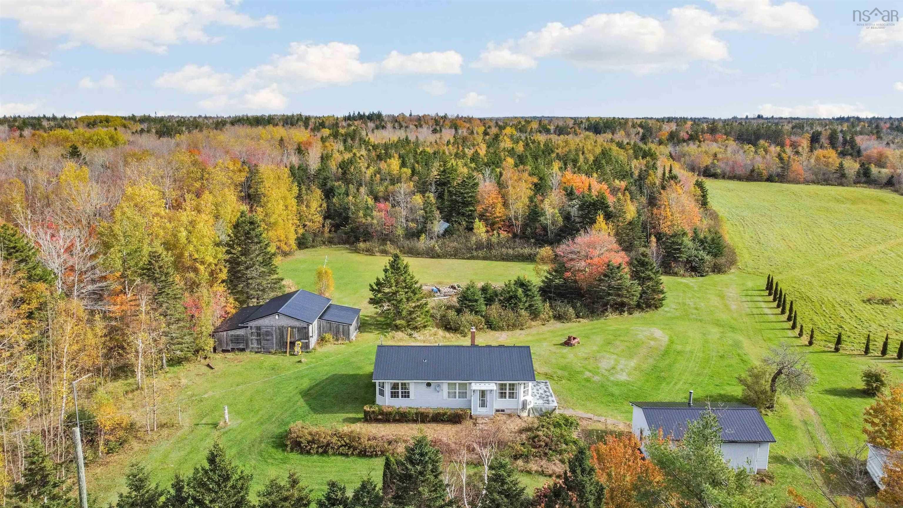 Main Photo: 2408 Victoria Road in Aylesford: Kings County Residential for sale (Annapolis Valley)  : MLS®# 202322697