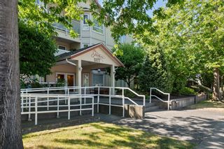 Photo 2: 310 5977 177B Street in Surrey: Cloverdale BC Condo for sale (Cloverdale)  : MLS®# R2716040