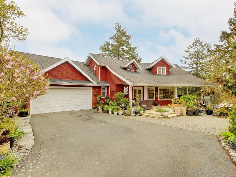FEATURED LISTING: 6785 Greig Crt Central Saanich