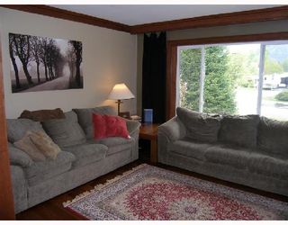 Photo 4: 38800 NEWPORT Road in Squamish: Dentville House for sale : MLS®# V709187