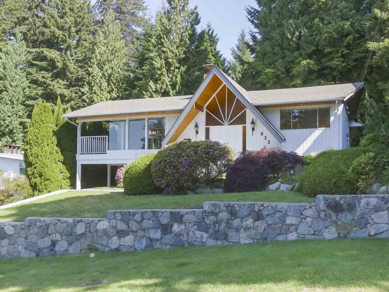 Main Photo: 832 PROSPECT AVENUE in North Vancouver: Canyon Heights NV House for sale : MLS®# R2373593