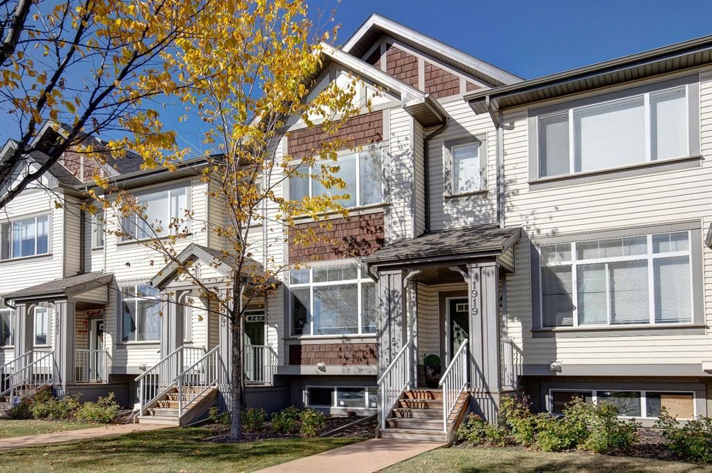 Main Photo: 1919 Copperfield Boulevard SE in Calgary: Copperfield Row/Townhouse for sale : MLS®# A1038348