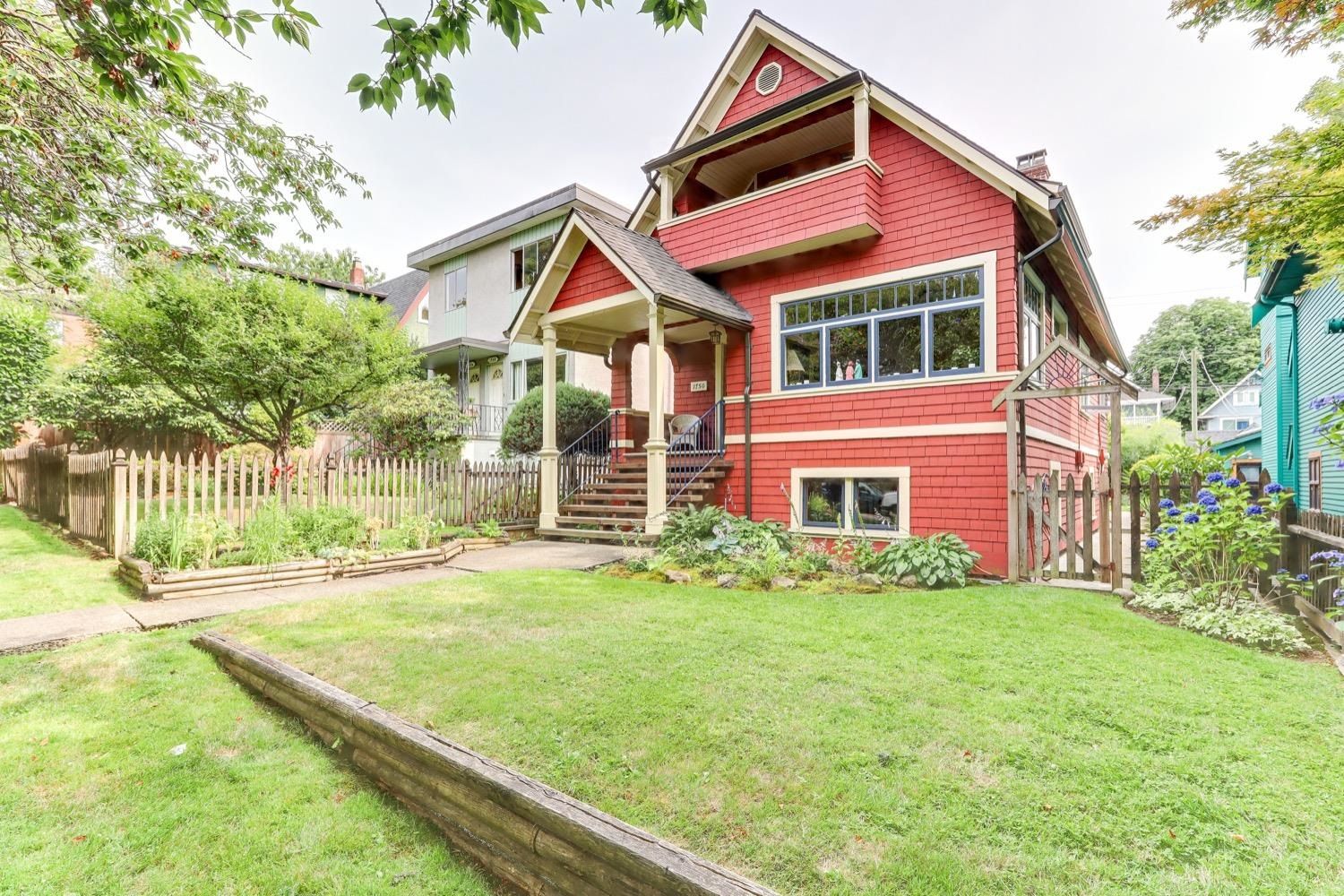 Main Photo: 1750 PARKER Street in Vancouver: Grandview Woodland House for sale (Vancouver East)  : MLS®# R2795086