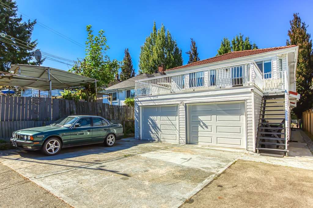 Photo 3: Photos: 3792 KNIGHT Street in Vancouver: Knight House for sale (Vancouver East)  : MLS®# R2556017