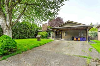 Main Photo: 6099 172 Street in Surrey: Cloverdale BC House for sale (Cloverdale)  : MLS®# R2690578