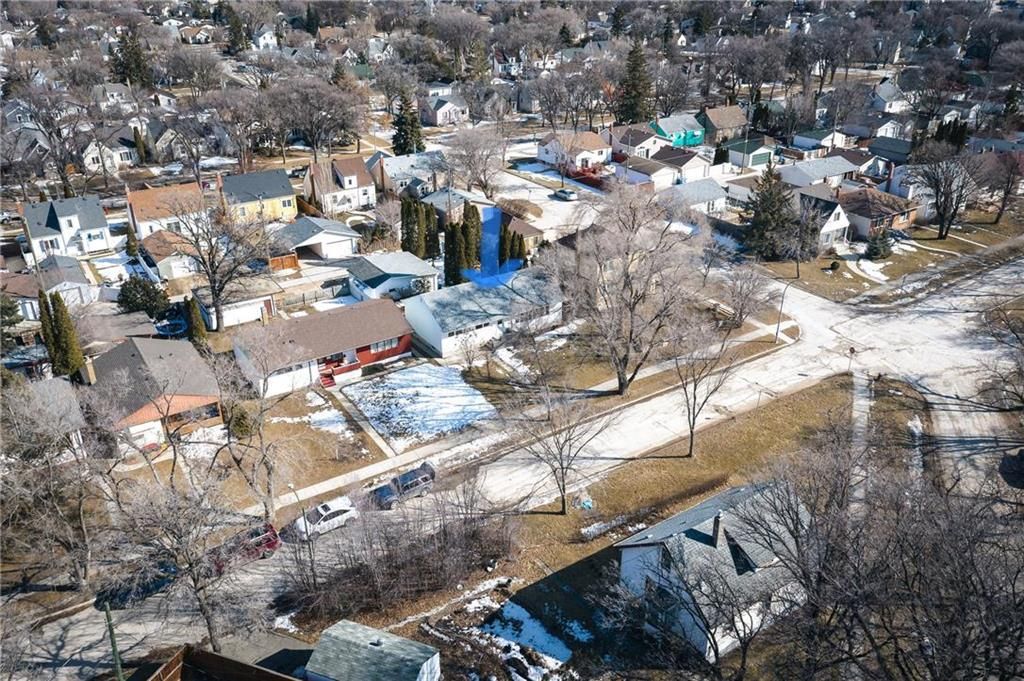 Photo 43: Photos: 70 Champlain Street in Winnipeg: Norwood Residential for sale (2B)  : MLS®# 202105429