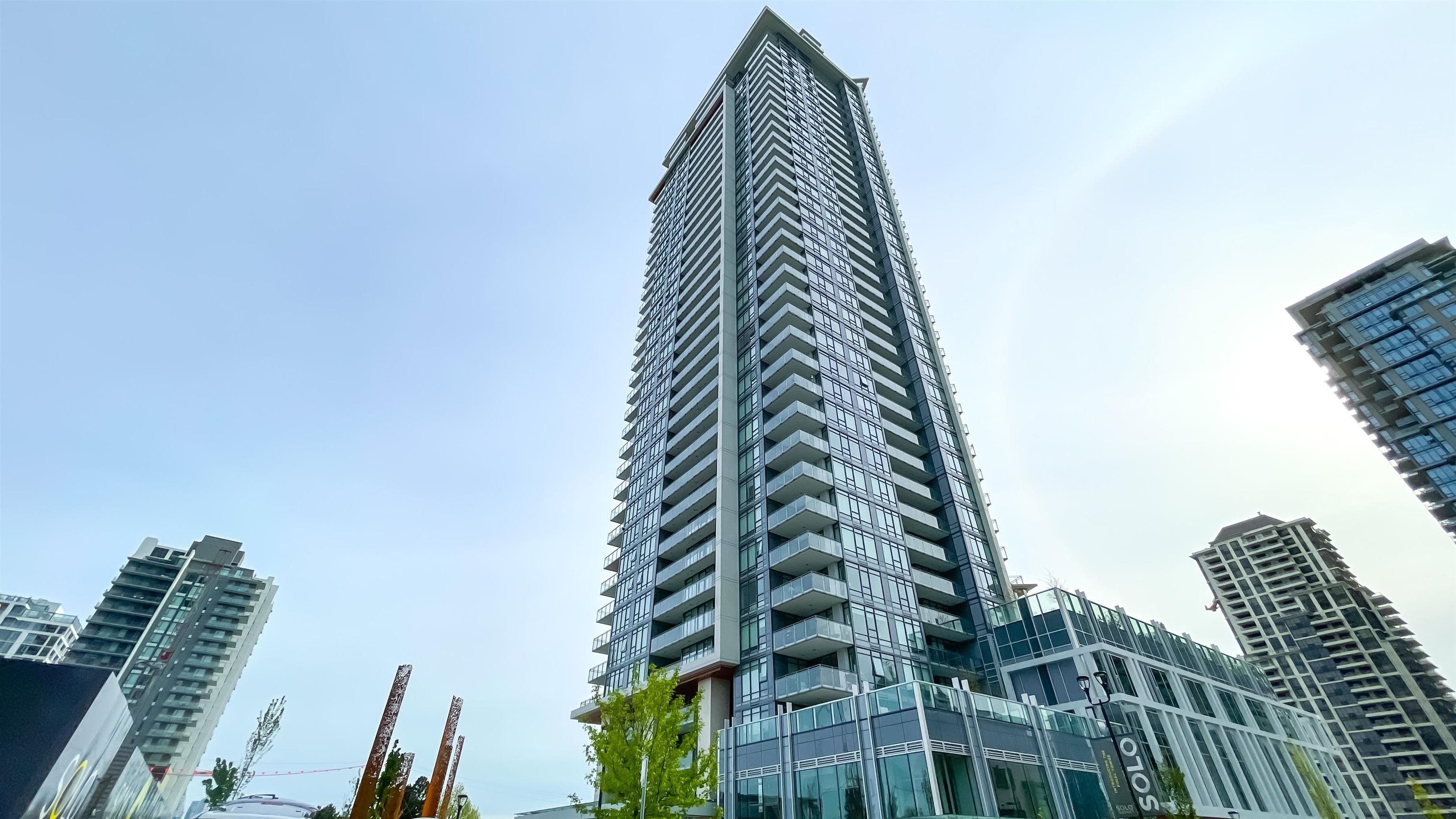 Main Photo: 2802 2085 SKYLINE Court in Burnaby: Brentwood Park Condo for sale in "SOLO 3-Cirrus" (Burnaby North)  : MLS®# R2709471