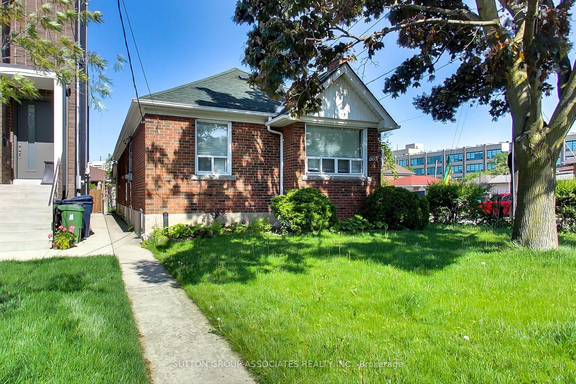Main Photo: 159 Locksley Avenue in Toronto: Briar Hill-Belgravia House (Bungalow) for sale (Toronto W04)  : MLS®# W6047300