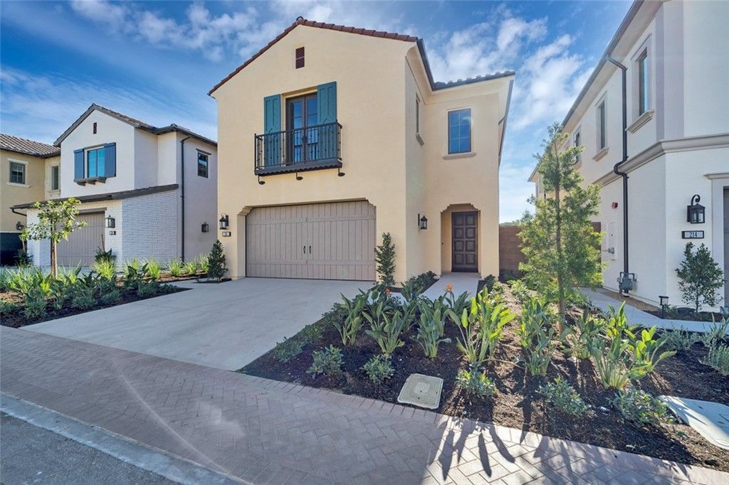 Main Photo: 216 piazza in Irvine: Residential Lease for sale (OH - Orchard Hills)  : MLS®# TR22029759