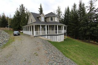 Photo 3: 2696 Fraser Road in Anglemont: North Shuswap House for sale (Shuswap)  : MLS®# 10114033