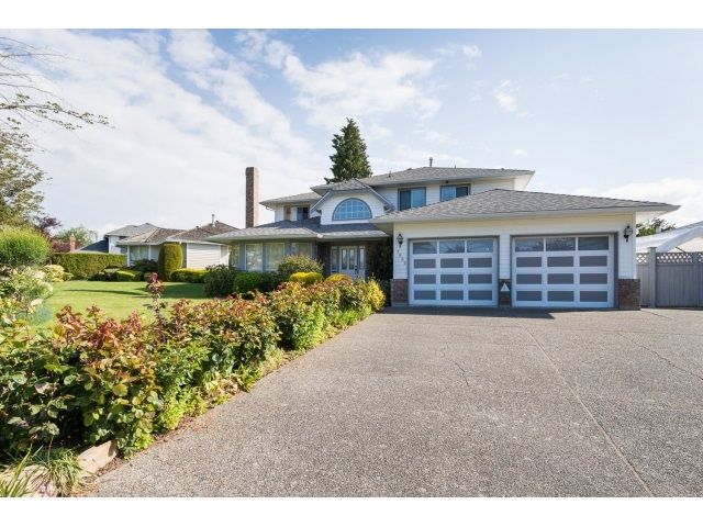 Main Photo: 1662 140A Street in Surrey: Sunnyside Park Surrey House for sale (South Surrey White Rock)  : MLS®# R2064572