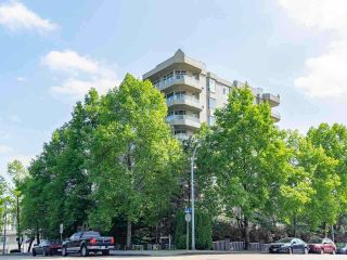 Photo 1: 302 412 TWELFTH Street in New Westminster: Uptown NW Condo for sale in "WILTSHIRE HEIGHTS" : MLS®# R2325376