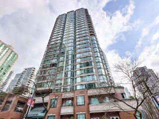 Photo 22: 1903 888 HAMILTON Street in Vancouver: Downtown VW Condo for sale in "Rosedale Garden" (Vancouver West)  : MLS®# R2859024