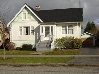 Photo 3: 623 4Th Street in New Westminster: Home for sale