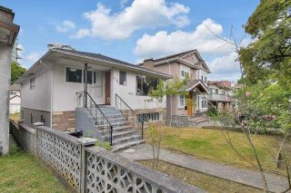 Photo 2: 2149 E 32ND Avenue in Vancouver: Victoria VE House for sale (Vancouver East)  : MLS®# R2792233