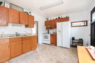 Photo 12: 400 Thames Avenue in Winnipeg: Elmwood Residential for sale (3A)  : MLS®# 202109055