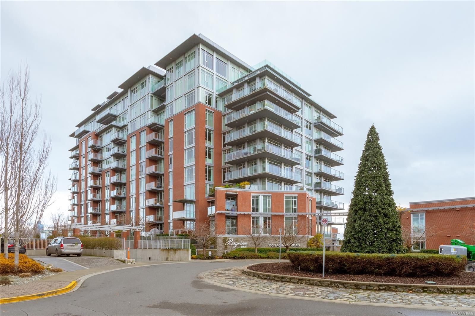 Main Photo: 311 100 Saghalie Rd in Victoria: VW Songhees Condo for sale (Victoria West)  : MLS®# 891000