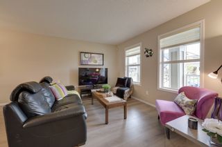 Photo 3: 732 Secord Boulevard: Edmonton House for sale : MLS®# E4128935