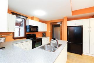 Photo 13: 157 Furby Street in Winnipeg: West Broadway Residential for sale (5A)  : MLS®# 202331764