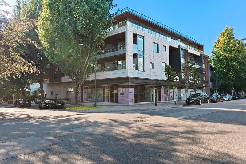 FEATURED LISTING: 304 - 717 17TH Avenue West Vancouver