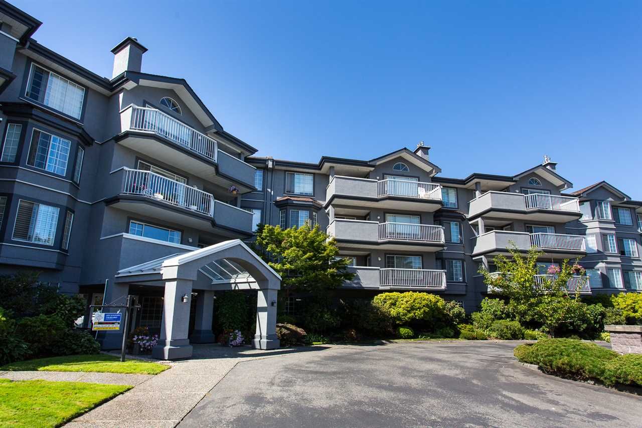 Main Photo: 114 5375 205 Street in Langley: Langley City Condo for sale in "Glenmont Park" : MLS®# R2461210