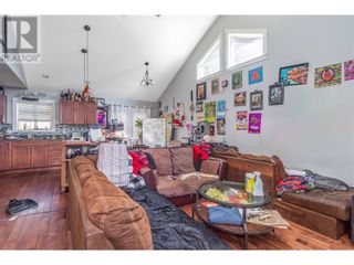 Photo 33: 861 Martin Avenue in Kelowna: House for sale : MLS®# 10310424