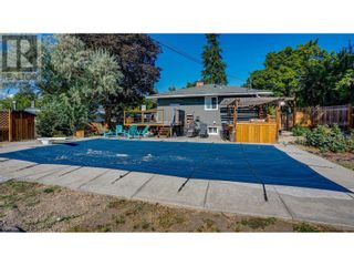Photo 14: 2100 27 Crescent East Hill: Okanagan Shuswap Real Estate Listing: MLS®# 10302971