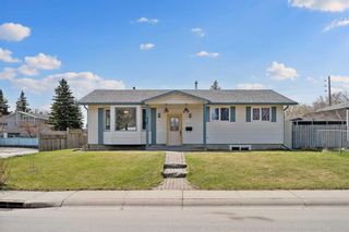 Main Photo: 635 Rundleside Drive NE in Calgary: Rundle Detached for sale : MLS®# A2129620